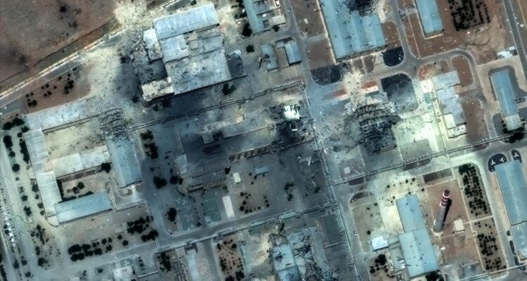 Imagen satelital muestra daños en el centro de tecnología nuclear de Isfahán después de los ataques aéreos estadounidenses en Isfahán, Irán