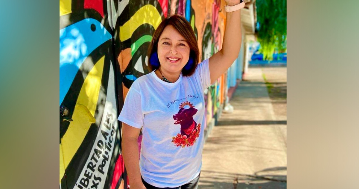 “Fue una tontera de mi parte”: Jeannete Jara asegura arrepentirse de usar polera del “perro matapacos”