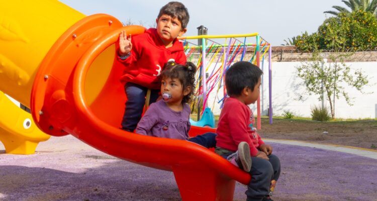 Juego, bienestar y simpleza: Cómo evitar el aburrimiento de los niños en vacaciones de invierno