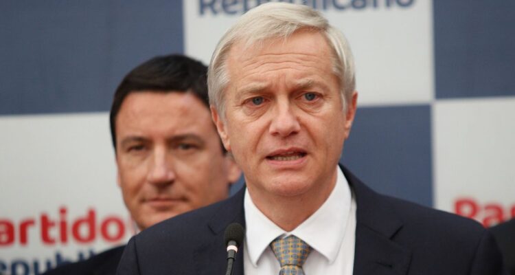 Kast propone “reiniciar” el Estado con nuevo estatuto, registro de funcionarios y otras medidas