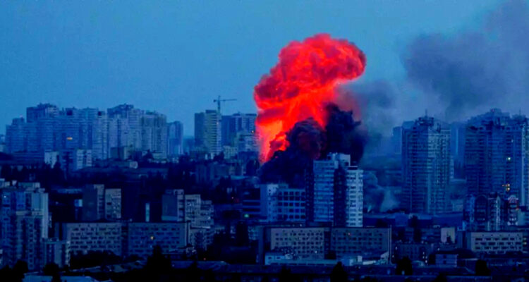 Kiev y Odesa en Ucrania bajo ataques masivos de drones rusos que alcanzaron maternidad y centro médico