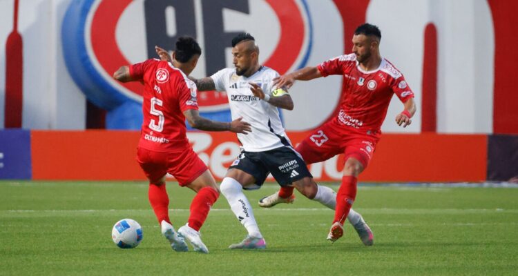 La Calera cayó en polémico duelo ante Colo Colo.