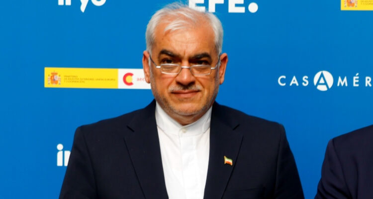 La dura advertencia de embajador iraní: “Si EEUU nos dispara una sola bala, sus bases serán objetivo”