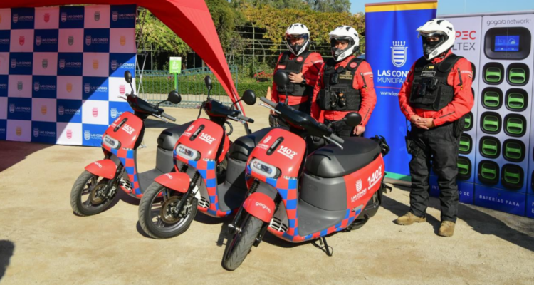 Las Condes suma flota de motos eléctricas para realizar patrullajes silenciosos y menos contaminantes