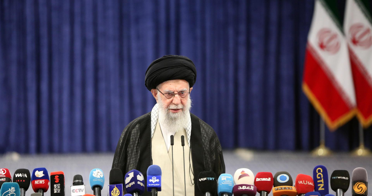 Líder supremo de Irán advierte a EEUU que si interviene en la guerra sufrirá “daño irreparable”