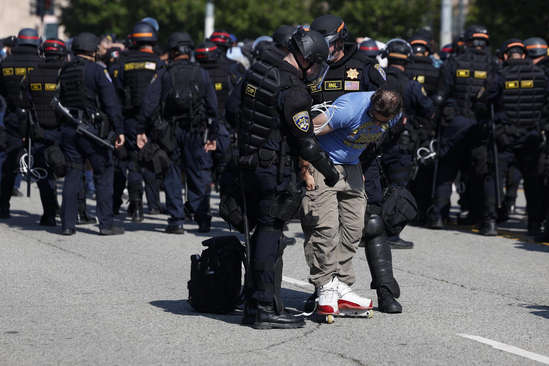 policía