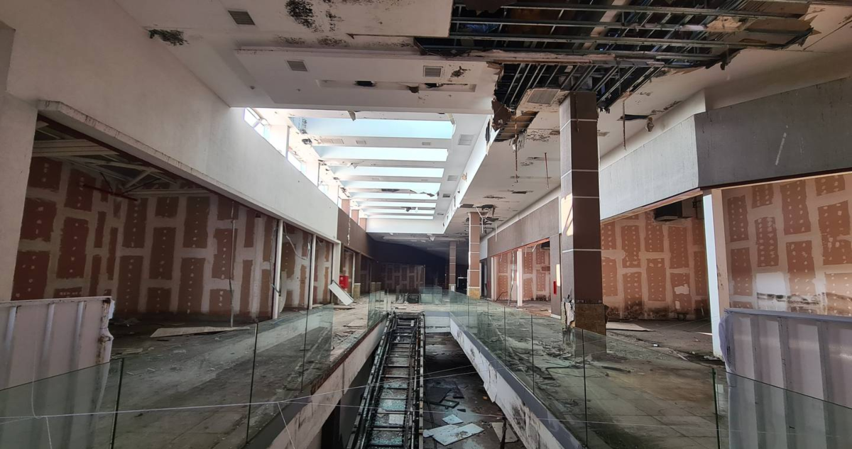 Anuncian que mall quemado en el estallido social será convertido en complejo habitacional en Conchalí