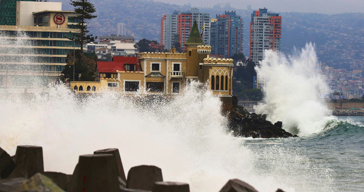 Anuncian marejadas para 14 regiones del país: revisa las fechas y horarios de mayor oleaje