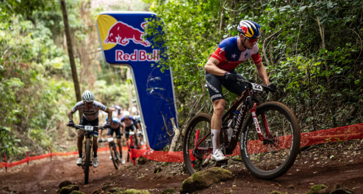 Martín Vidaurre en Copa del Mundo XCO