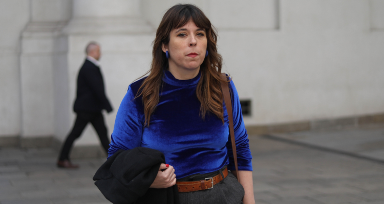 Martínez (FA) hace mea culpa por imágenes en franja de Winter: “No hubo una intención de ofender”