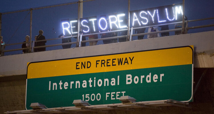 Estados Unidos podría ampliar el veto migratorio a otros 36 países que están siendo analizados