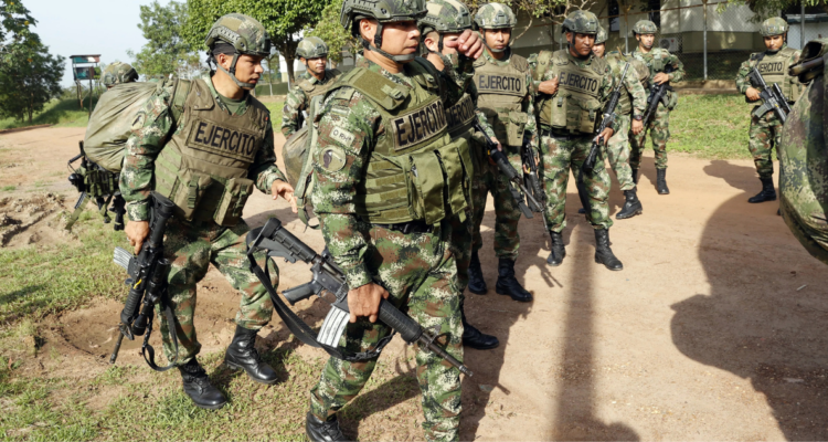 Imagen de archivo de militares colombianos