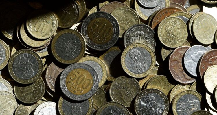 La moneda de $10 10 pesos en Chile se puede vender o que puede valer hasta $10.000 mil, cómo reconocerla y por qué vale tanto.