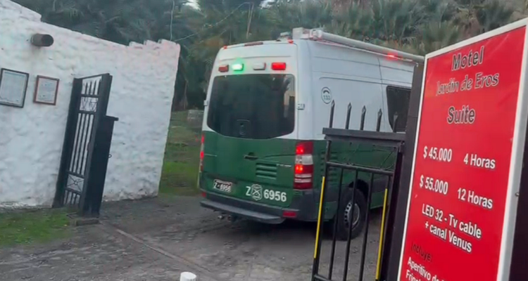 “Por una foto que subieron desnudas”: mamá de mujer hallada muerta en motel sospecha de acompañante