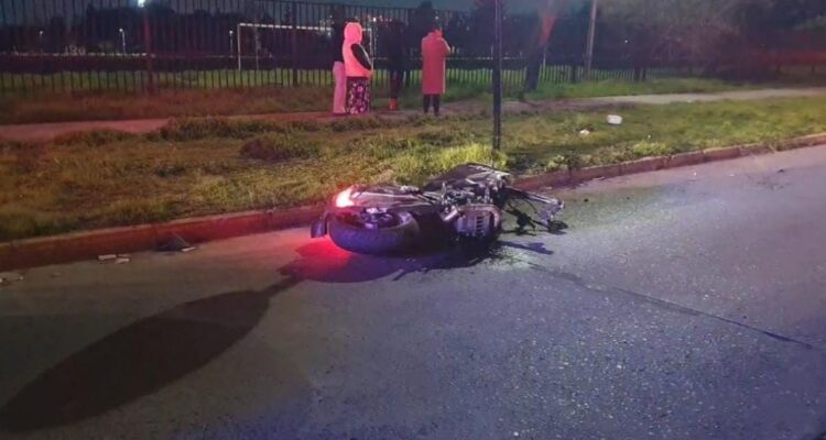 Motociclista muere tras chocar contra palmera en La Granja