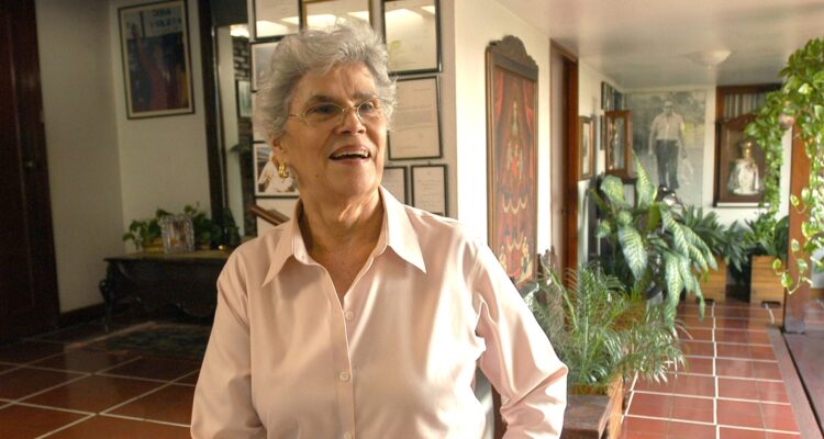 Muere expresidenta de Nicaragua Violeta Barrios