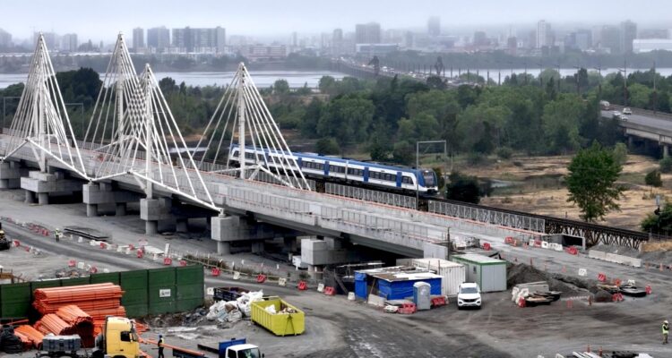 Nuevo puente ferroviario sobre el río Bío Bío