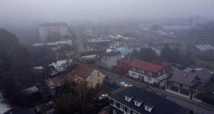Osorno bajo la niebla.