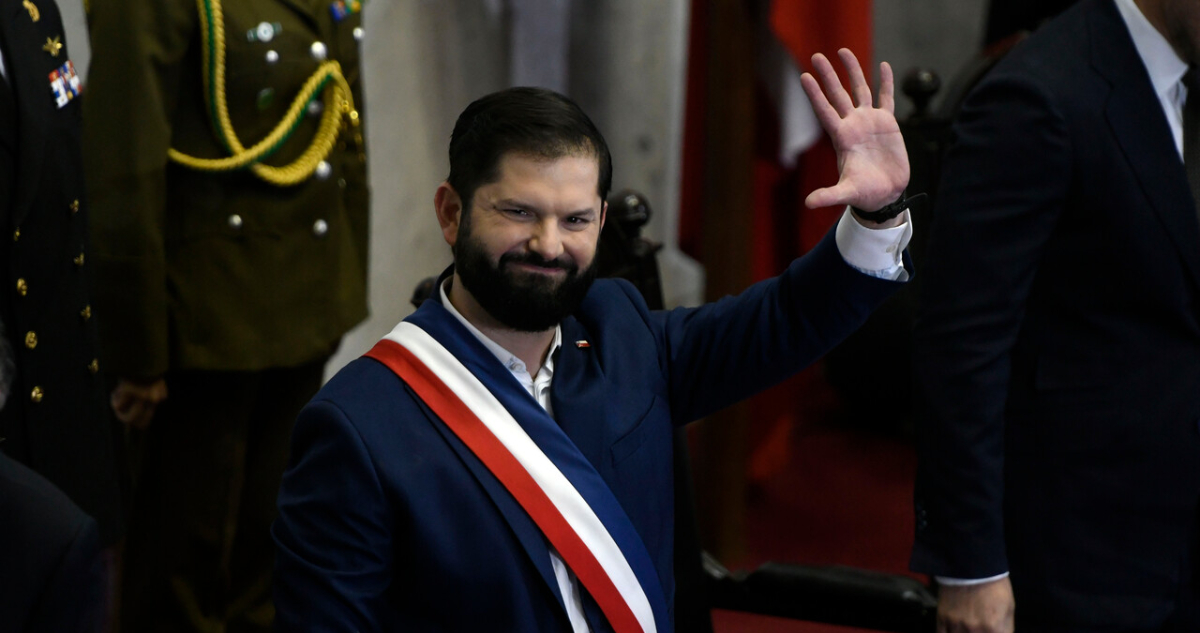 Acusan “aprovechamiento político” por idea de limitar pensión a expresidentes: afectaría solo a Boric