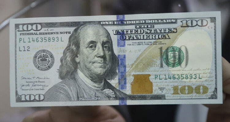 Dólar repunta tras ataque de Israel a Irán mientras los mercados siguen las tensiones en Medio Oriente
