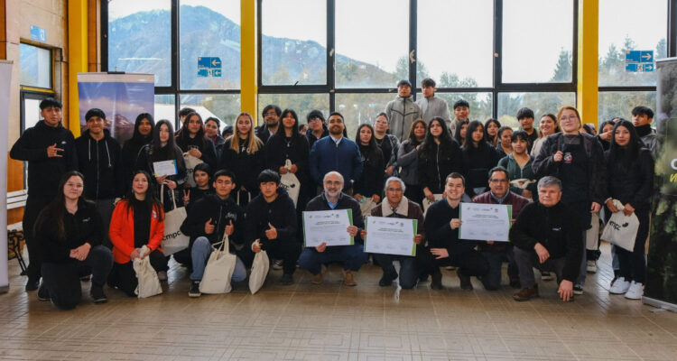 Preuniversitario gratuito de CMPC y Formando Chile prepara alumnos de Alto Bío Bío para la PAES 2025