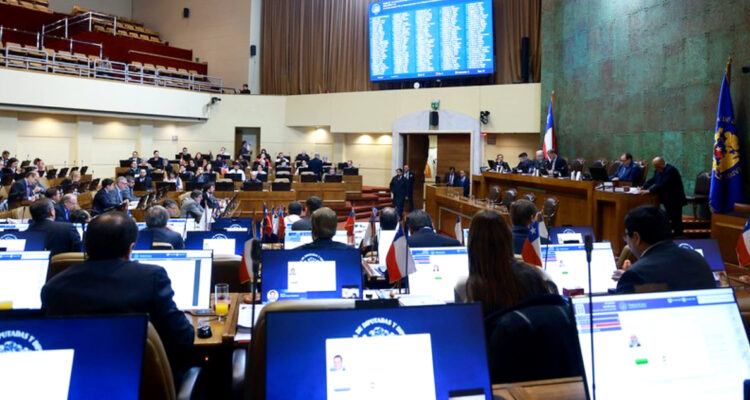 Proyecto de salario mínimo cae a Comisión Mixta tras rechazo de dos artículos clave en la Cámara