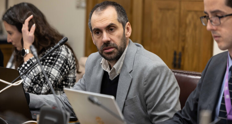 El “corazón” del fast track para acelerar inversiones fue aprobado en Comisión de Hacienda del Senado