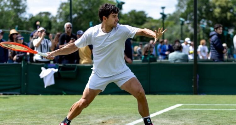 Cristian Garin se metió en la ronda final de la qualy a Wimbledon.