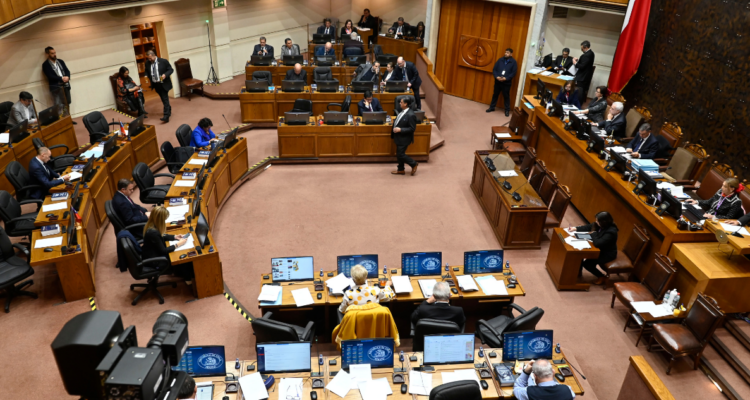 Senado tramita reforma para eliminar de la Constitución los dos procesos constituyentes fallidos