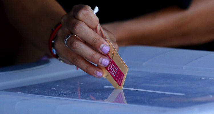 Reforma electoral: Senado impone multas por no votar y Gobierno hace reserva de constitucionalidad