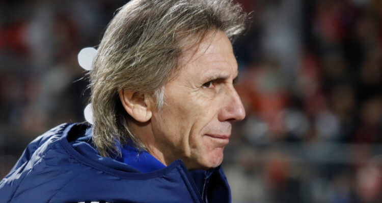Ricardo Gareca elogió en Argentina a dos jugadores chilenos.