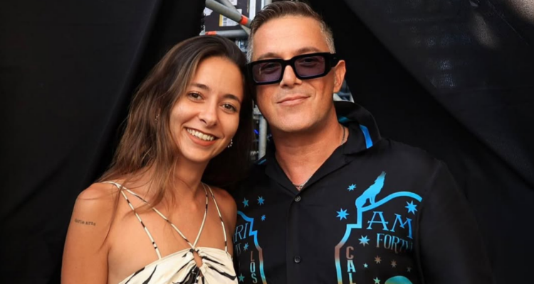 Alejandro Sanz junto a su fanática Ivet Playá en referencia a respuesta del cantante