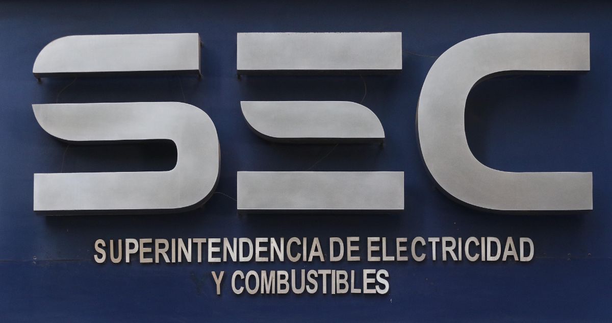SEC formula cargos a distribuidoras eléctricas en Bío Bío y La Araucanía por prolongados cortes de luz