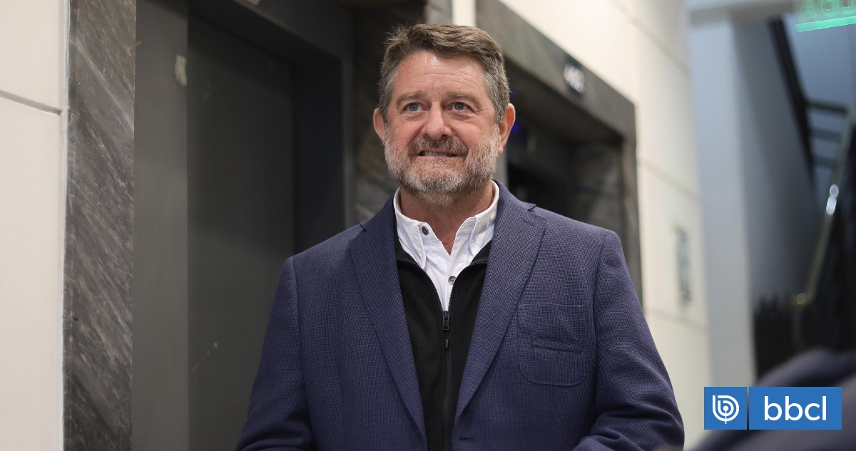 CORES de Chile Vamos evalúan sumarse a solicitud de destitución de gobernador Claudio Orrego