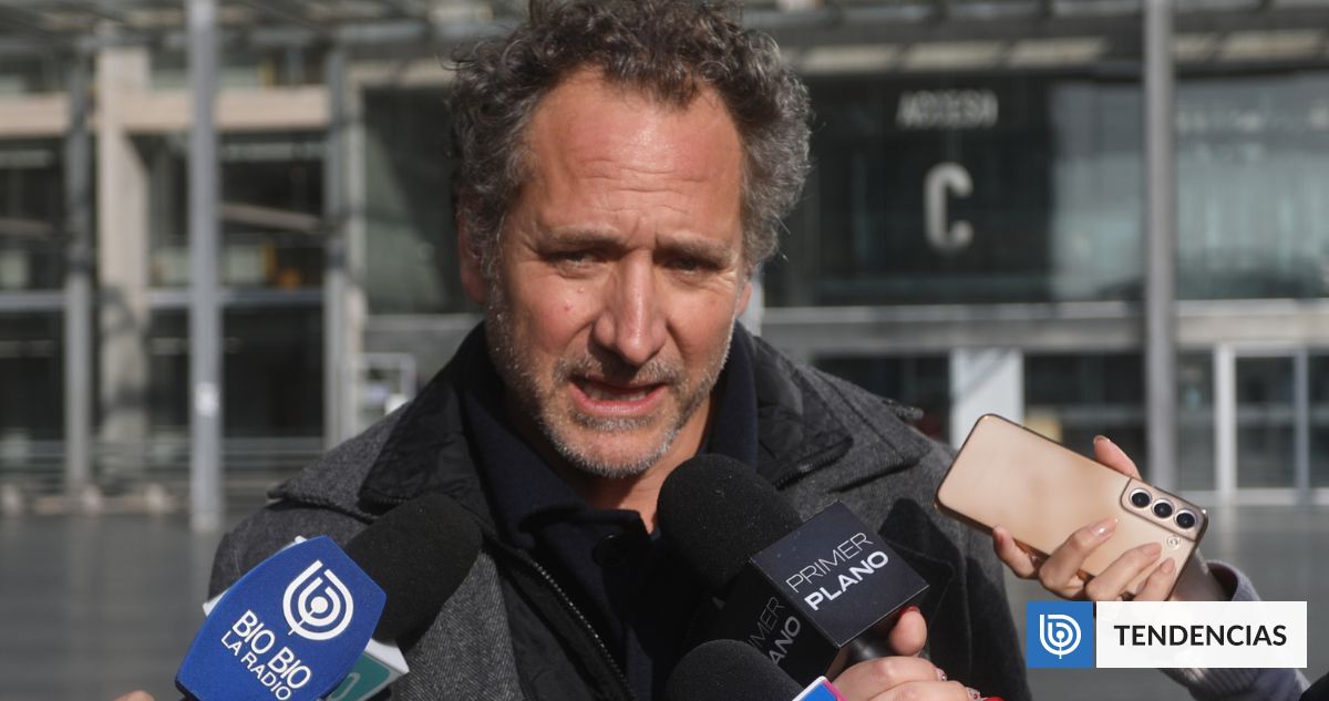 En libertad queda actor Juan Pablo Sáez tras ser formalizado por violencia intrafamiliar