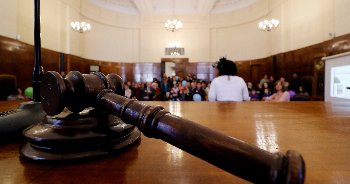 Solicitan extradición de exjueza desde Israel: está acusada por caso de venta de menores en dictadura