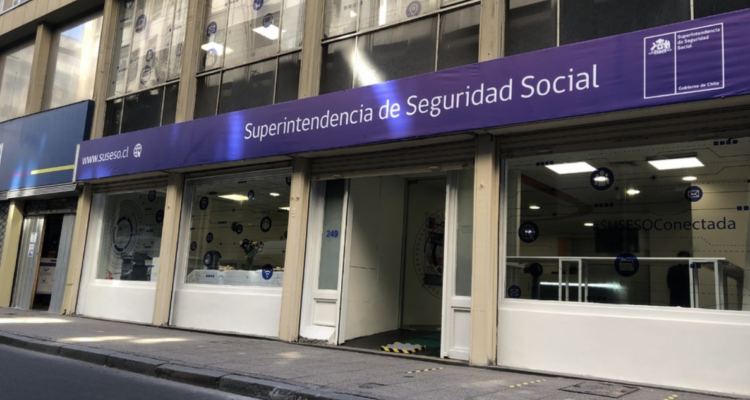 Senador Fidel Espinoza critica gestión de la Superintendencia de seguridad social. Suseso: una trama de mentiras para justificar lo injustificable