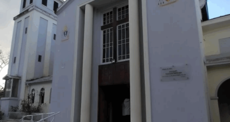Sacerdote de una parroquia de Talca fue apuñalado tras intento de robo