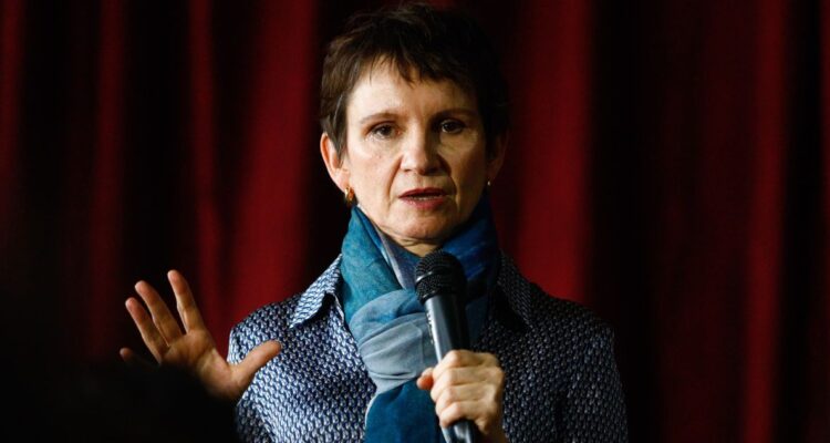 “Caricatura ridícula” y “mismo discurso de la derecha”: Tohá apunta contra el FA y Jara (PC)