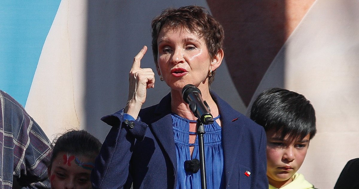 Tohá: “Hay mucha energía puesta en los viajes, pero es anecdótico, lo importante es la licencia falsa”