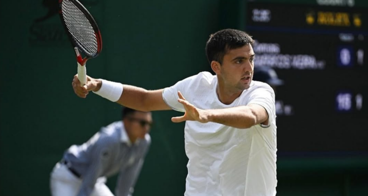 Tomas Barrios se mete sin ceder sets a 4tos del challenger de Nottingham: desafiará a ex 3 del mundo