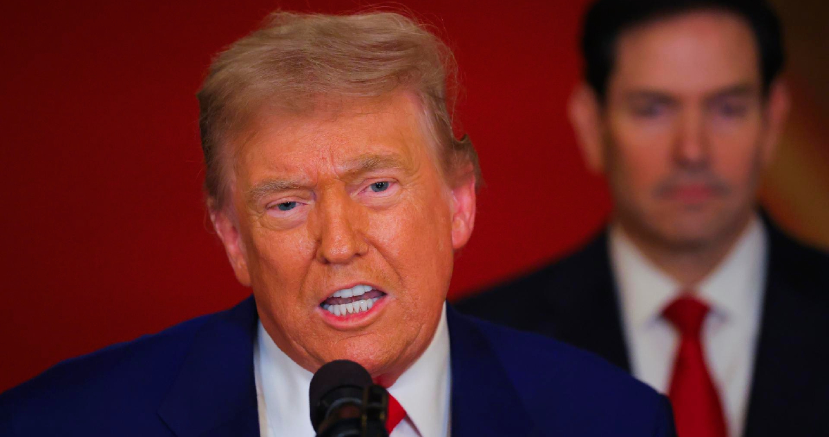 “¡Los estoy viendo!”: Trump ordena mantener bajos los precios del petróleo tras ataque en Irán