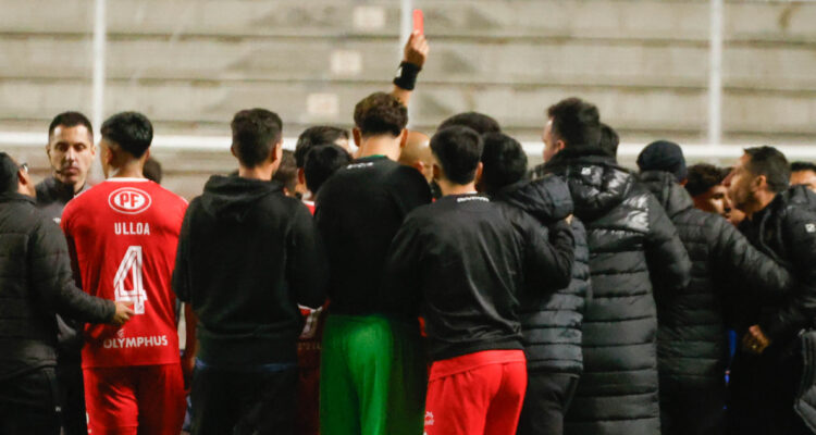 Unión La Calera en duelo ante Colo Colo por Liga de Primera