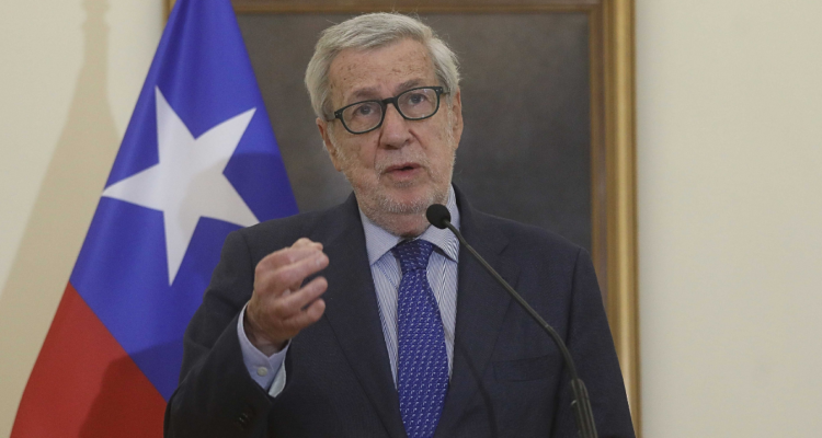 Van Klaveren desdramatiza condena de Boric a EEUU por ataque a Irán: “Una posición de principios”