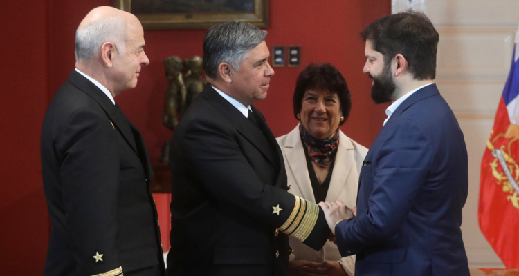 Vicealmirante Fernando Cabrera es designado como nuevo Comandante en Jefe de la Armada