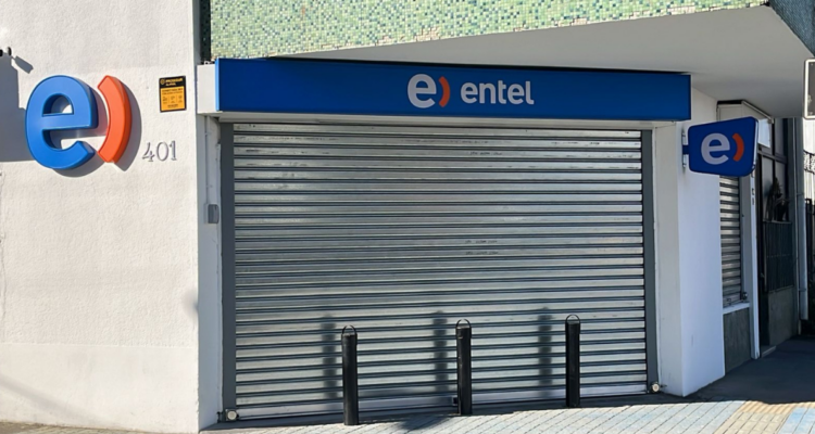 Violento robo armado se registra en sucursal Entel de Coronel a solo dos semanas de su apertura