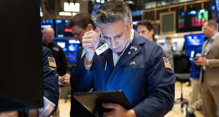 Wall Street a la baja tras el ataque de Israel a Irán que disparó los precios del petróleo
