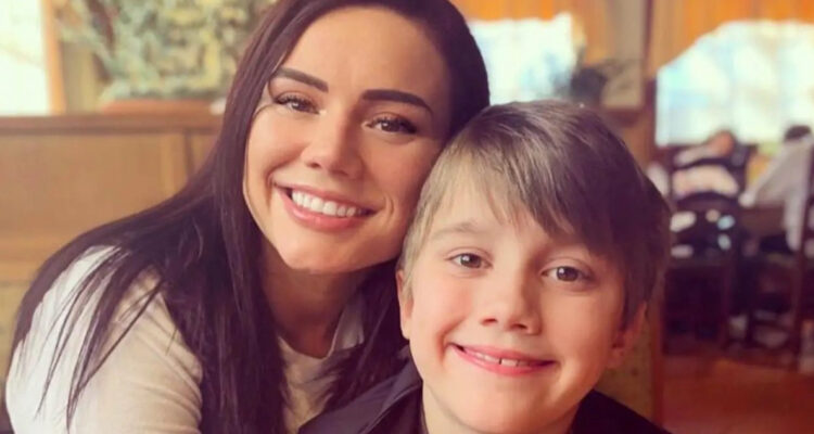 Whitney Purvis y su hijo Weston