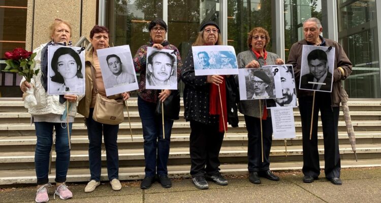 Defensa de víctimas acusan a exagente de la DINA Adriana Rivas de dilatar extradición desde Australia