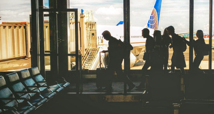 Cientos de argentinos caen en fraude de pasajes aéreos: hay gente varada y estafadora “enfermó”